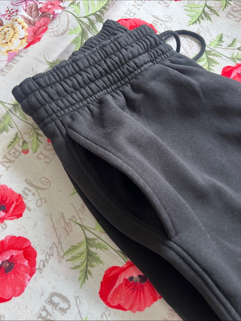 H&M Fleece Drawstring Joggers - Picture 2 of 4